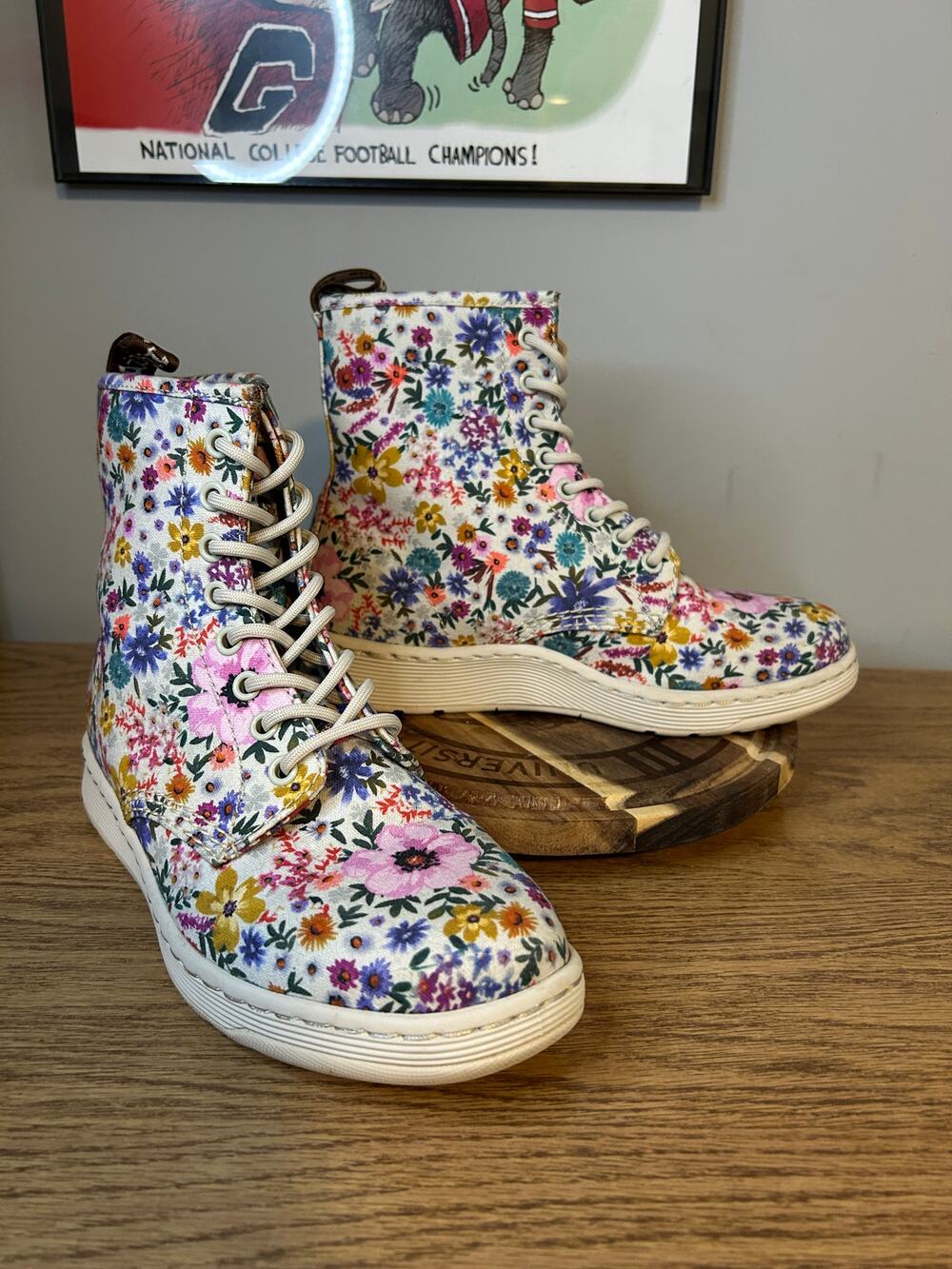 Dr Martens Newton WL Wanderlust Bone Floral size 7/EU 38